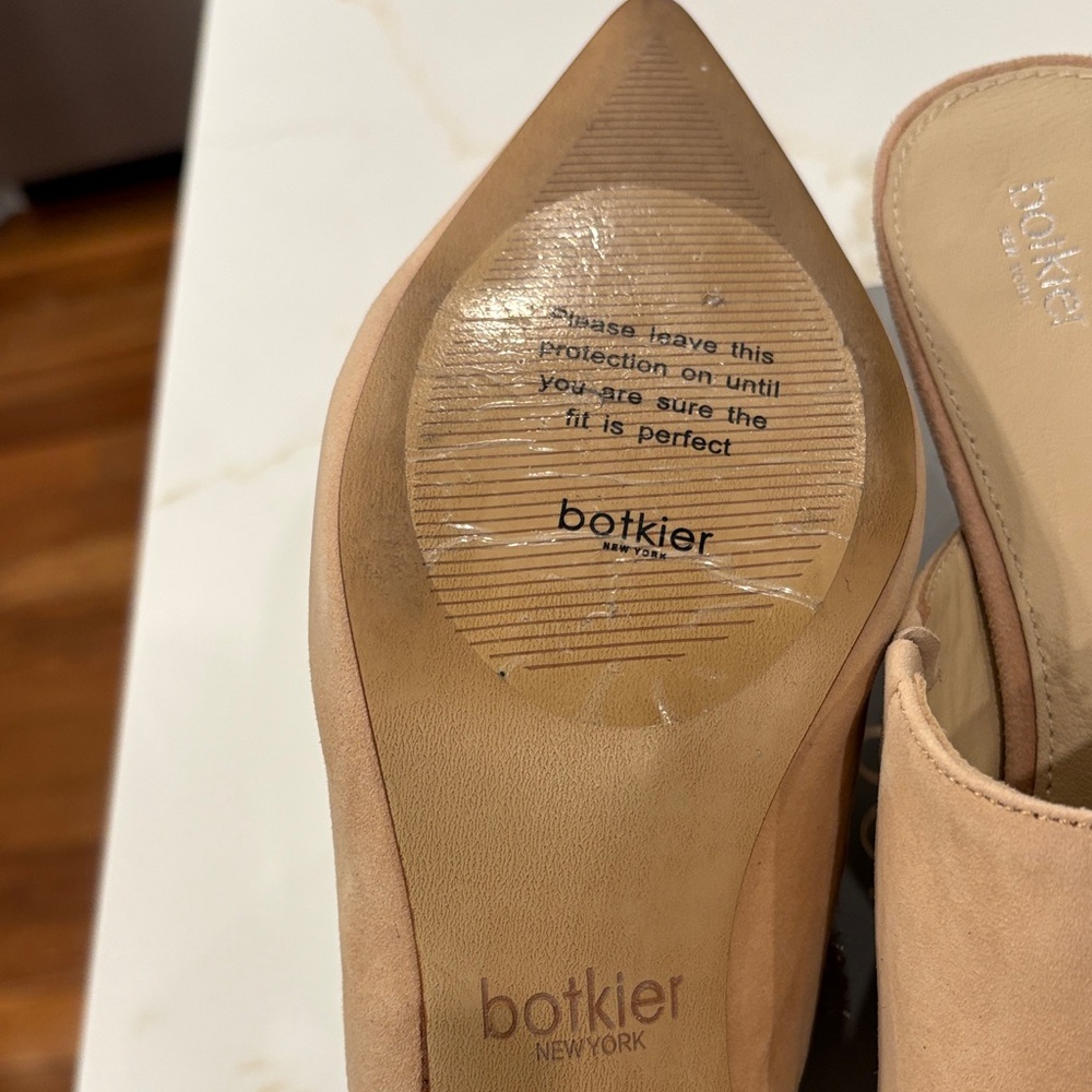 Botkier Women's Beige/Tan Mules 2.5 inch heel - Picture 9 of 15